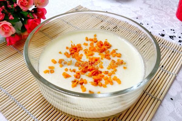 胡萝卜鸡蛋米汤羹