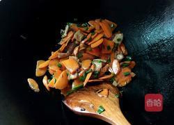 胡萝卜炒五花肉的做法图解7