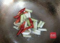 蛤喇肉炒韭菜的做法图解4