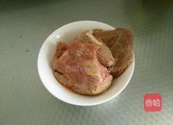 香菇炖牛肉的做法图解1