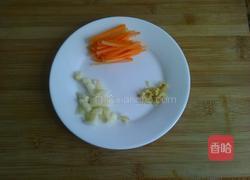 蕨菜炒肉丝的做法图解2