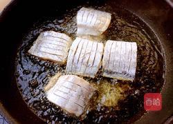 椒盐鱼块的做法图解3