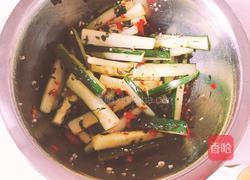 凉拌紫苏黄瓜的做法图解7