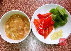 土豆片炒鸡的做法图解1