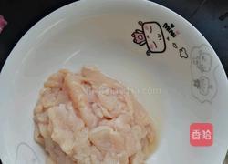 红炒鸡胸脯的做法图解1