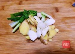 黄豆炖猪脚的做法图解2