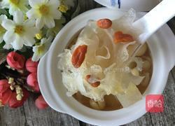 银耳莲子雪梨汤的做法图解8