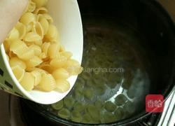 鸡蛋肉丁贝壳粉的做法图解1