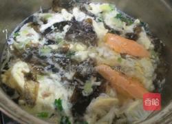 金枪鱼紫菜蛋花汤的做法图解7