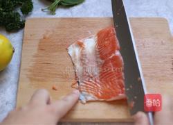 刺身三文鱼的做法图解2