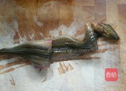 黄鳝粥的做法图解1