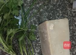 凉拌米豆腐的做法图解1