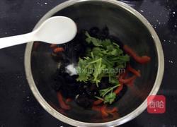 香菜木耳的做法图解7