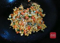 红萝卜炒玉米的做法图解8
