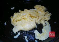 黑木耳秋葵炒鸡蛋的做法图解3