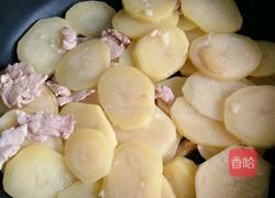 土豆片烧肉的做法图解5