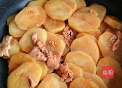 土豆片烧肉的做法图解6