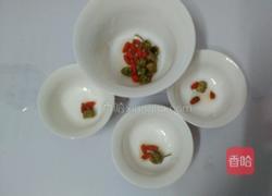 枸杞菊花茶的做法图解2