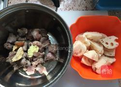 莲藕焖鸭的做法图解1