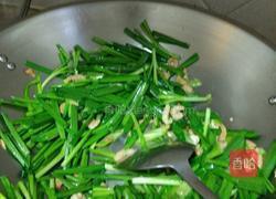 韭菜炒小河虾的做法图解5