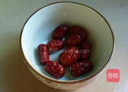 红枣瘦肉汤的做法图解1