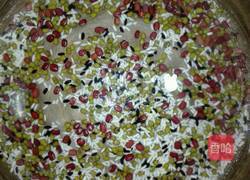 黑米红豆绿豆糯米粥的做法图解3