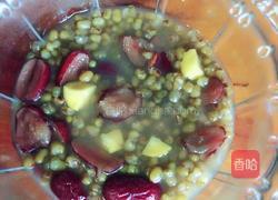 红枣绿豆板栗粥的做法图解3