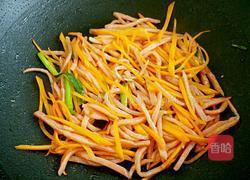 红萝卜炒火腿的做法图解6