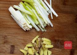 腊味火腿炒蒜薹的做法图解3