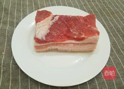 胡萝卜回锅肉的做法图解1