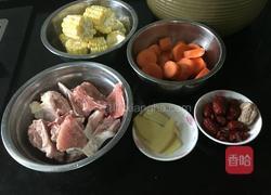 猪脊骨汤 的做法图解1