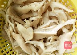 肉丝蘑菇的做法图解1