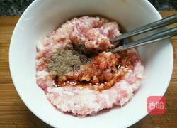肉丸子面条的做法图解4