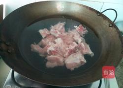 排骨玉米红枣汤的做法图解2