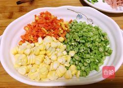 五彩黄金炒饭的做法图解2