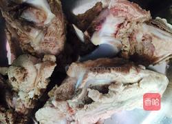 黄豆苦瓜猪骨汤的做法图解1