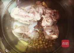 黄豆苦瓜猪骨汤的做法图解4