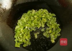 辣子炒鸡蛋的做法图解4