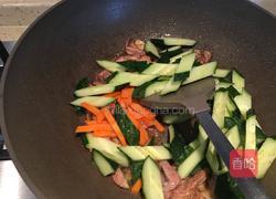 肉丝炒黄瓜的做法图解7