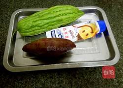 苦瓜紫薯圈的做法图解1