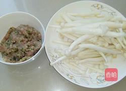 肉丸烩海鲜菇的做法图解2