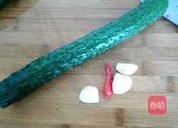 酸辣甜黄瓜条的做法图解1