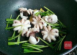 墨鱼仔炒韭菜的做法图解8