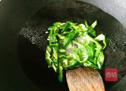 豆腐干炒青椒的做法图解3