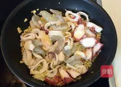 Illustration of how to make seafood pasta 4