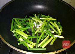 蒜苔鱿鱼的做法图解7