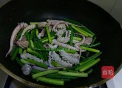 蒜苔鱿鱼的做法图解9