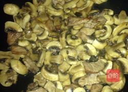 爆炒小蘑菇的做法图解3