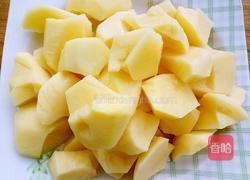 韩式土豆排骨汤的做法图解2