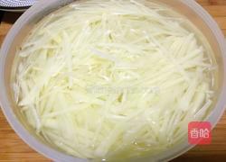 青红椒炒土豆丝的做法图解3